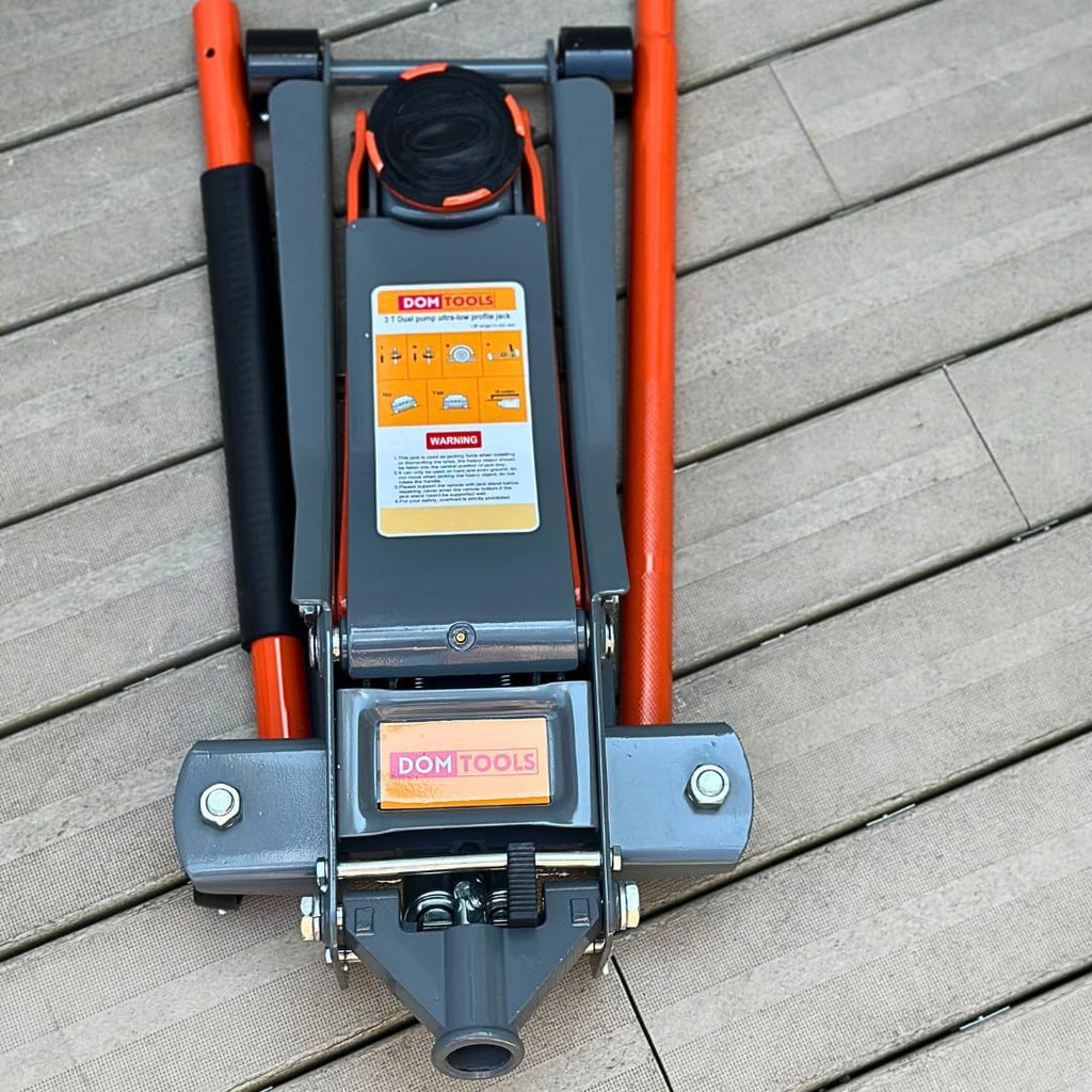 3.0 Ton Floor Jack with Dual Hydraulic Pumps & Reinforced Lifting Arm W661