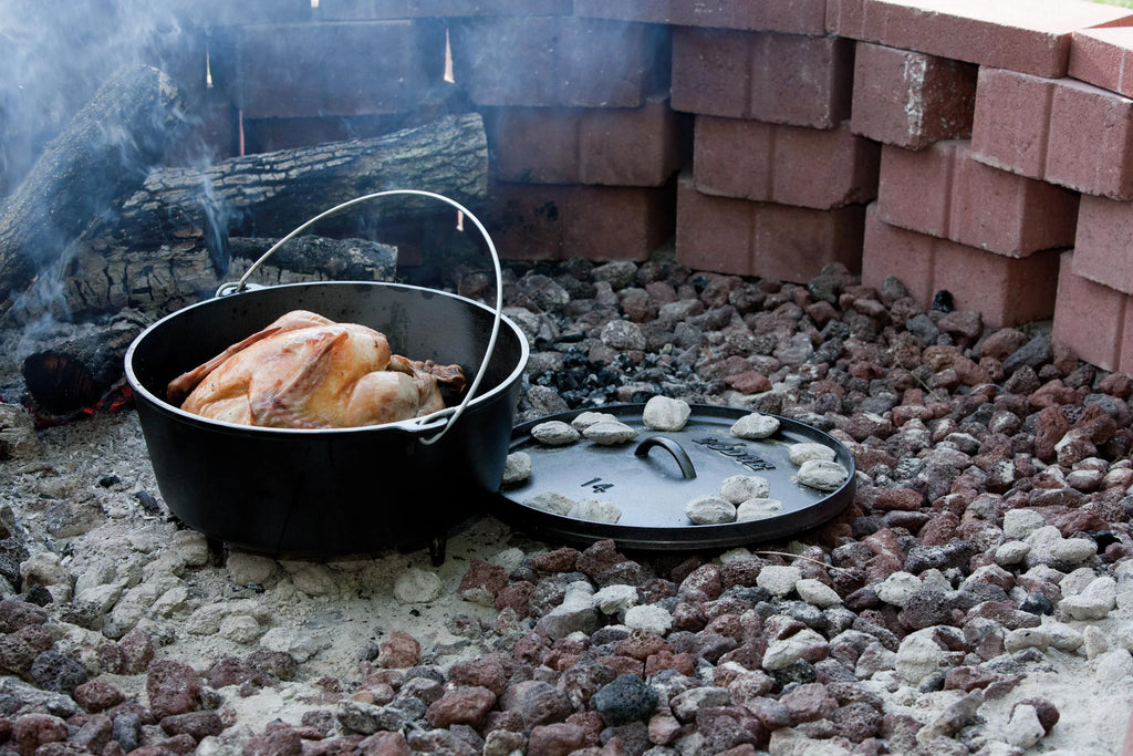 8 Quart Seasoned Cast Iron Camp Dutch Oven O675