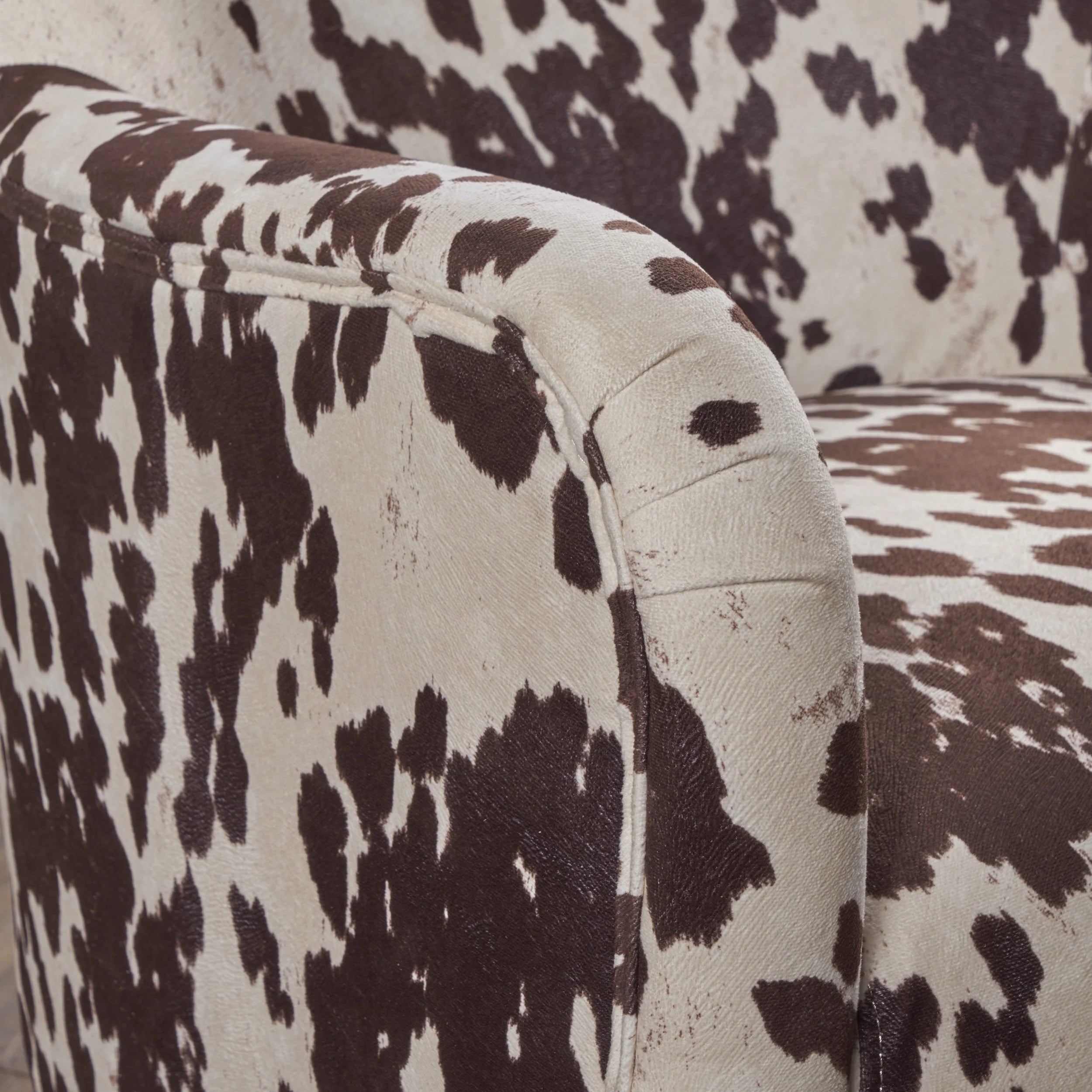 Beige Velvet Club Chair U3702