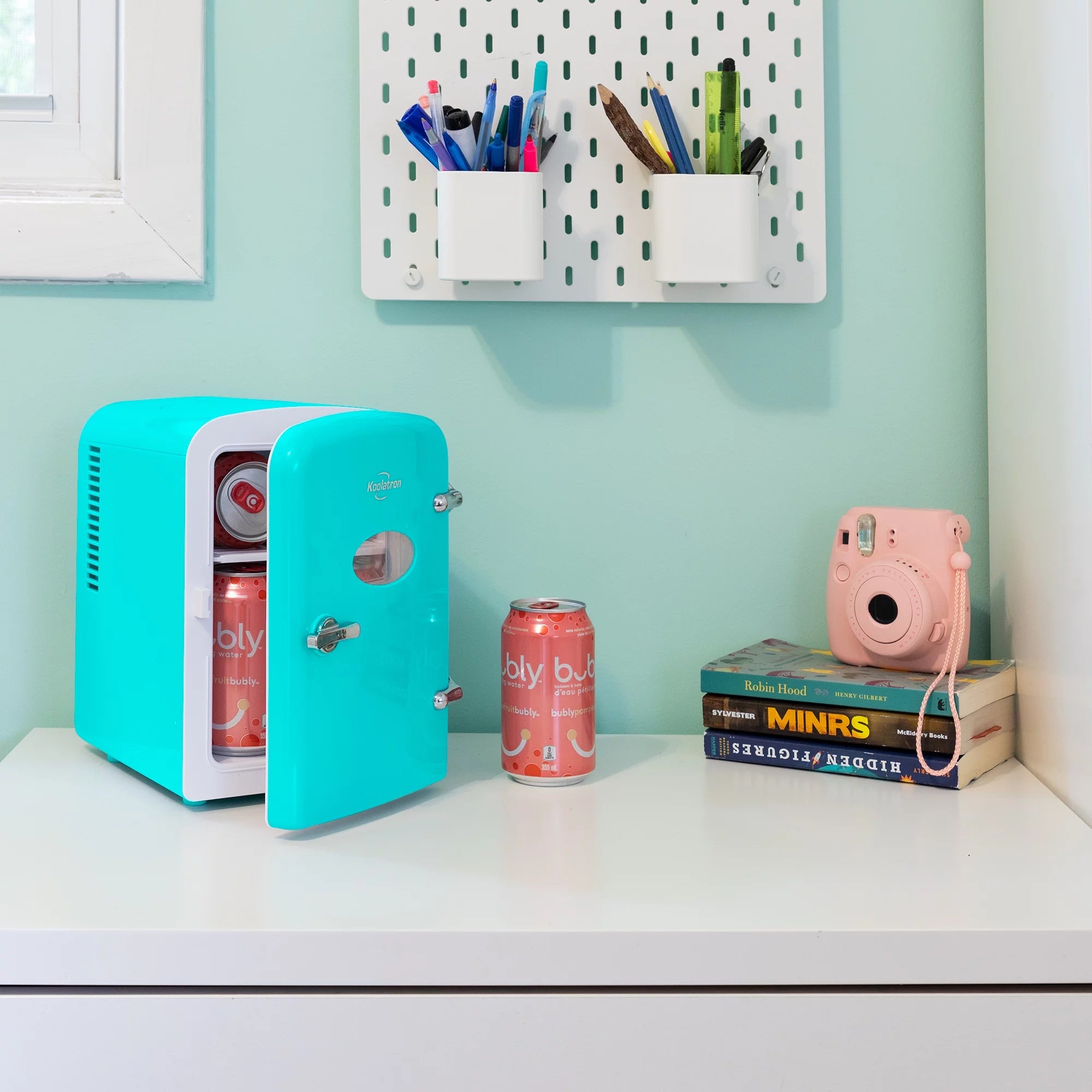 Aqua 4L Compact Mini Fridge K6900
