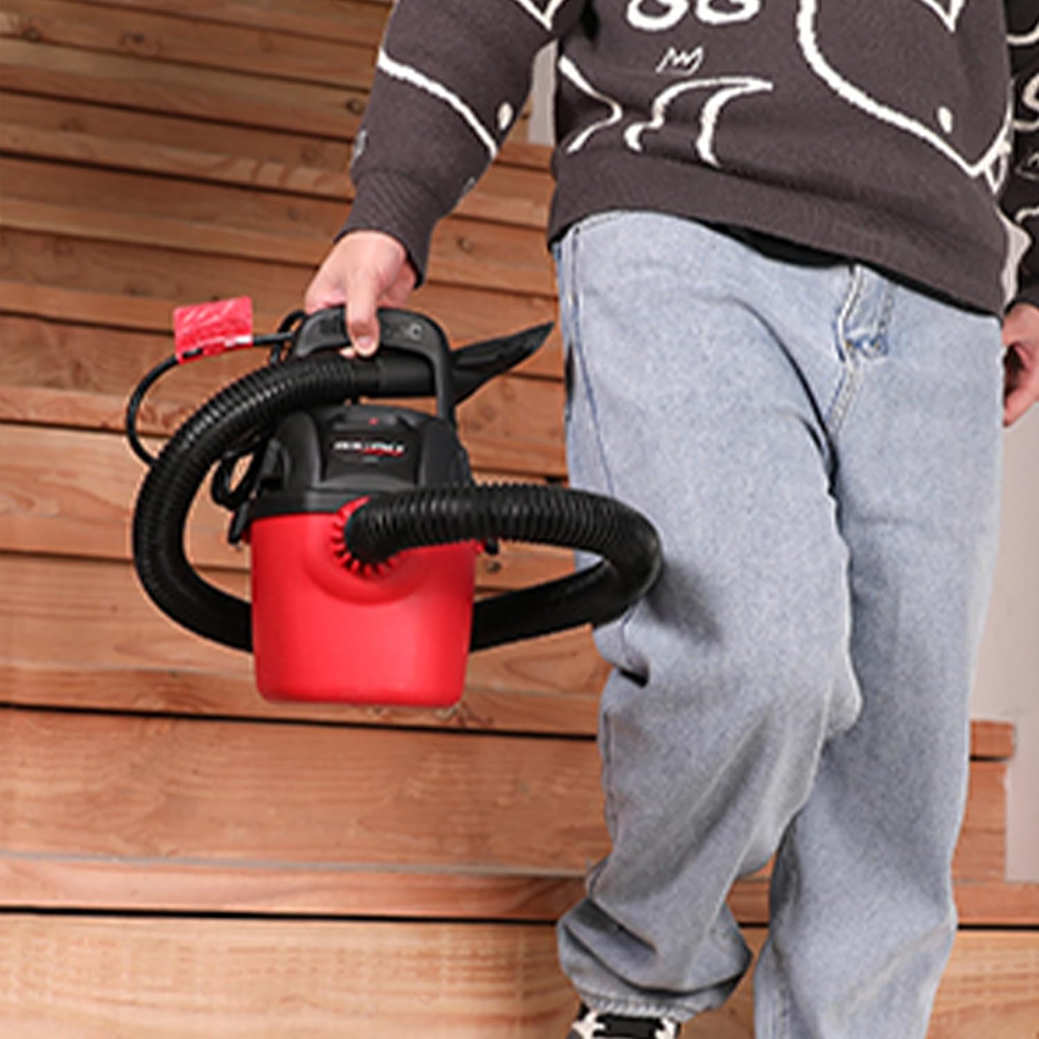 Portable Wet/Dry Vacuum with Nozzle Kit and LED Light O252