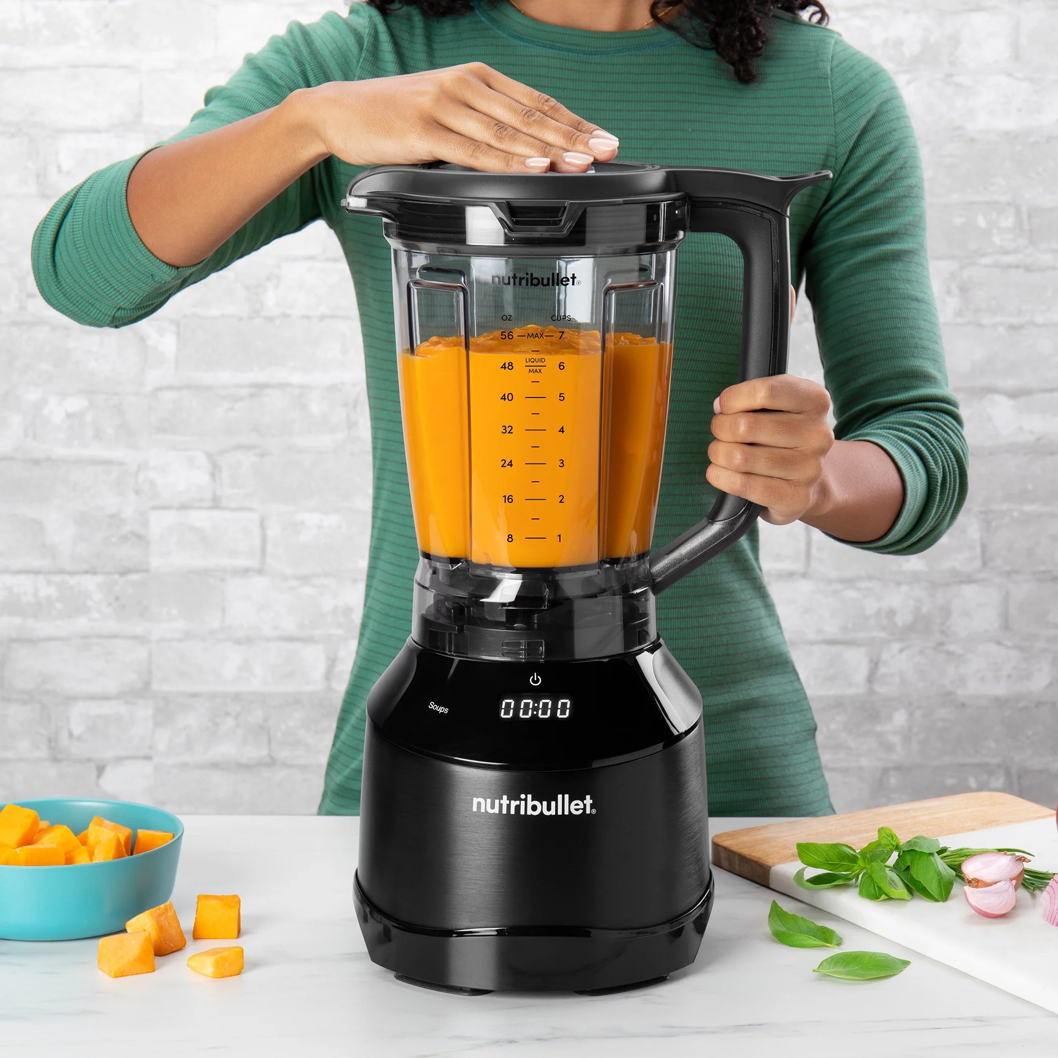 56 oz. Black Blender I7125