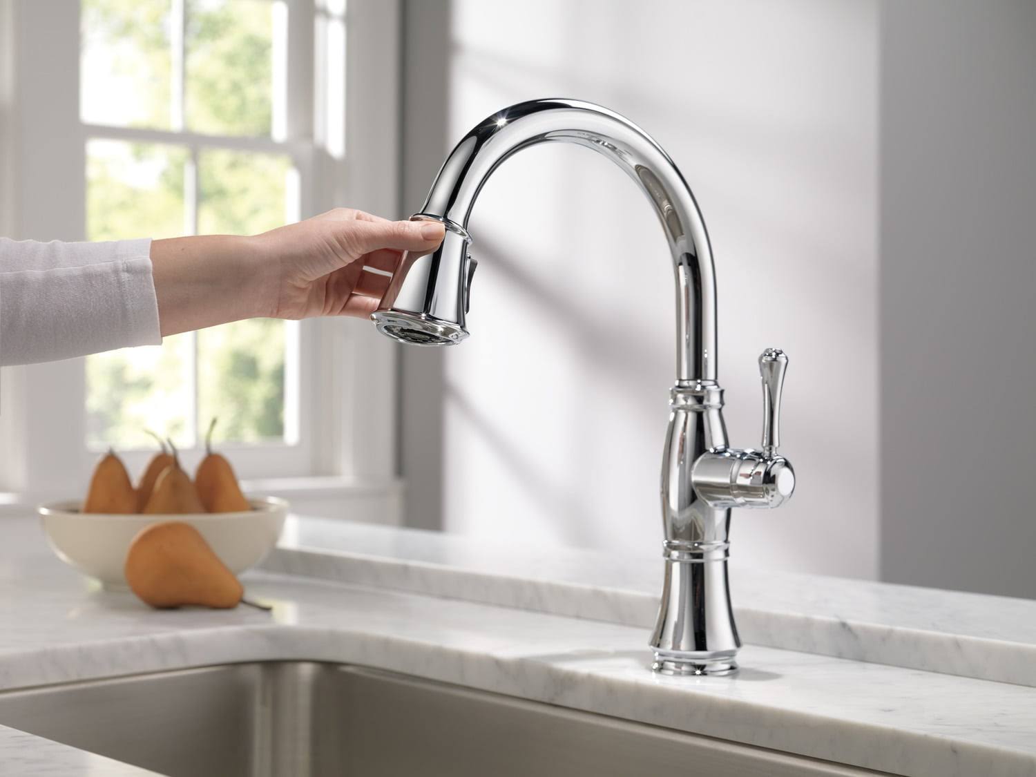 Chrome Single Handle Pull Down Kitchen Faucet F764386
